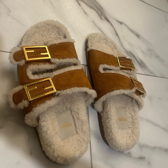 FENDI Genuine Sheerling Slide Sandal l Size 39 - Picture 2 of 6